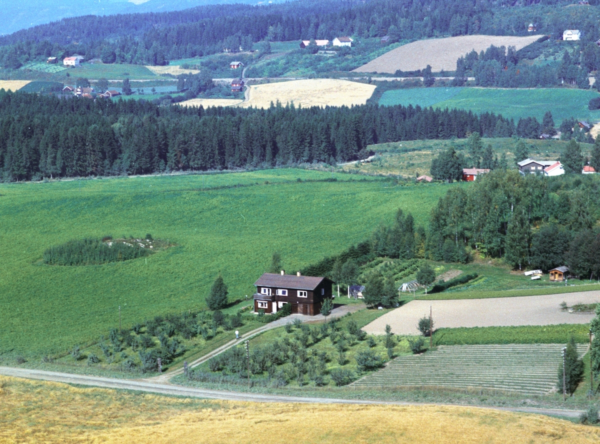 Widerøes Flyveselskap A/S, Flyfoto, Kongshaug, Åshøgda, Ringsaker.