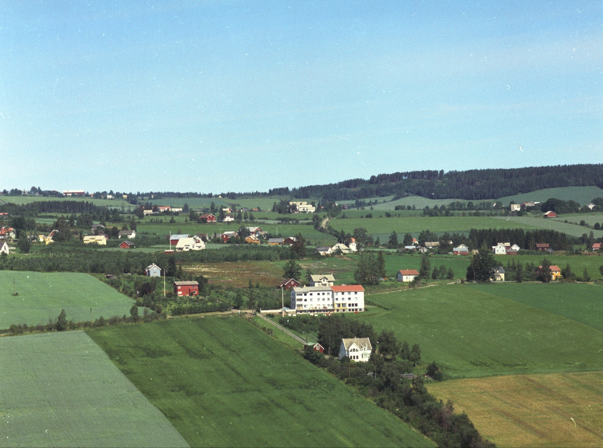 Widerøes Flyveselskap A/S, Flyfoto, Grande Rekreasjonshjem, Nes, Hedmark.