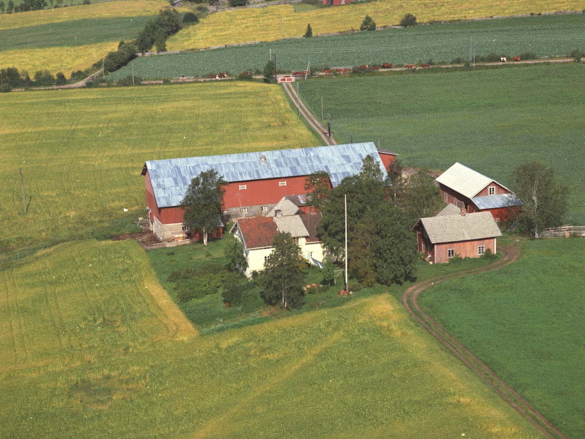 Widerøes Flyveselskap A/S, Flyfoto, Rognstad nedre, Veldre, Ringsaker.