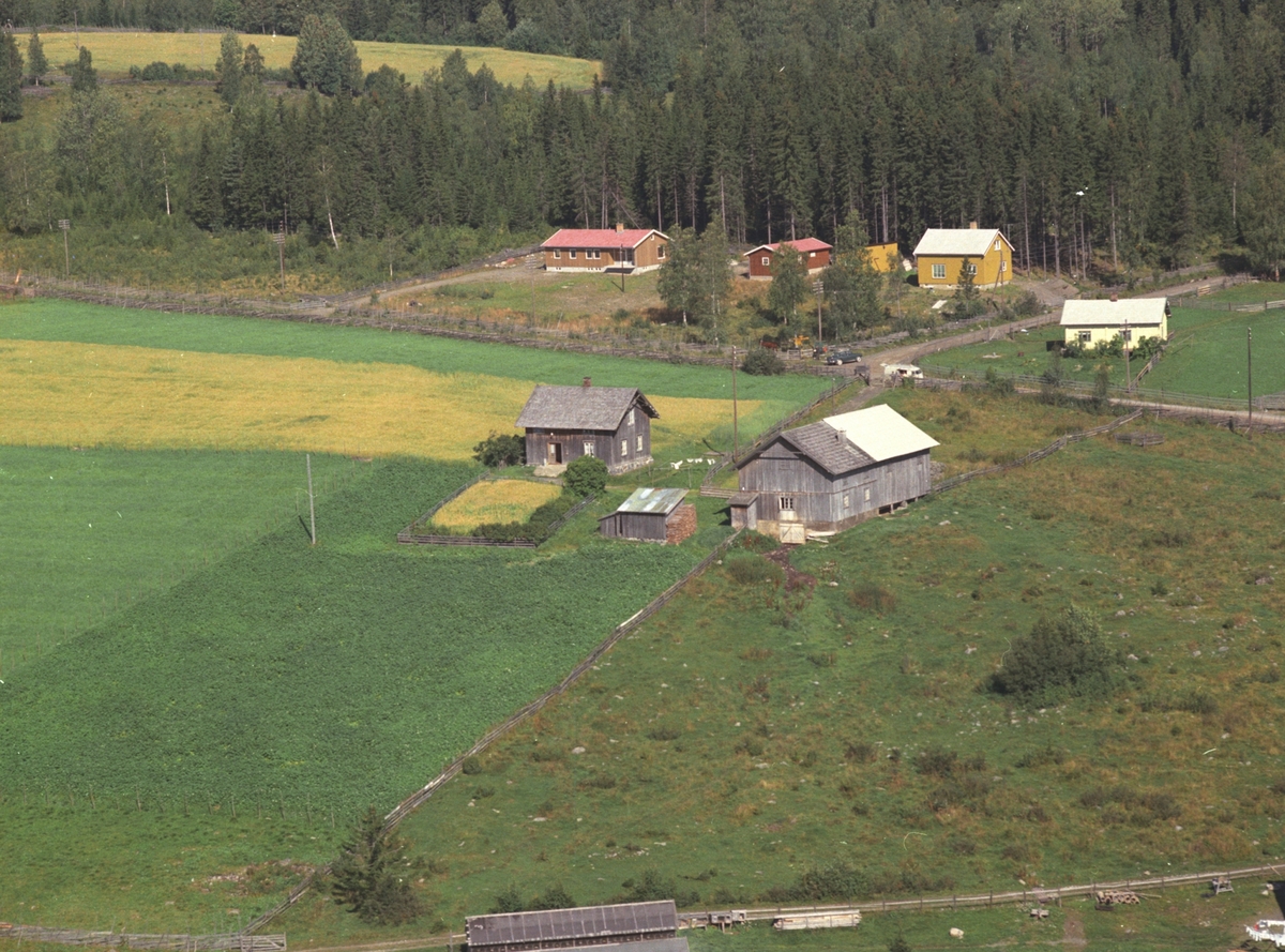Widerøes Flyveselskap A/S, Flyfoto, bebyggelse ved Åsmarka kirke, Åsmarka, Ringsaker.