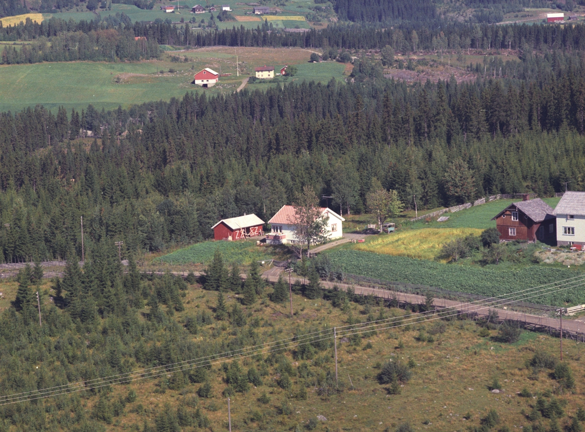 Widerøes Flyveselskap A/S, Flyfoto, Bakketun, Åsmarka, Ringsaker.