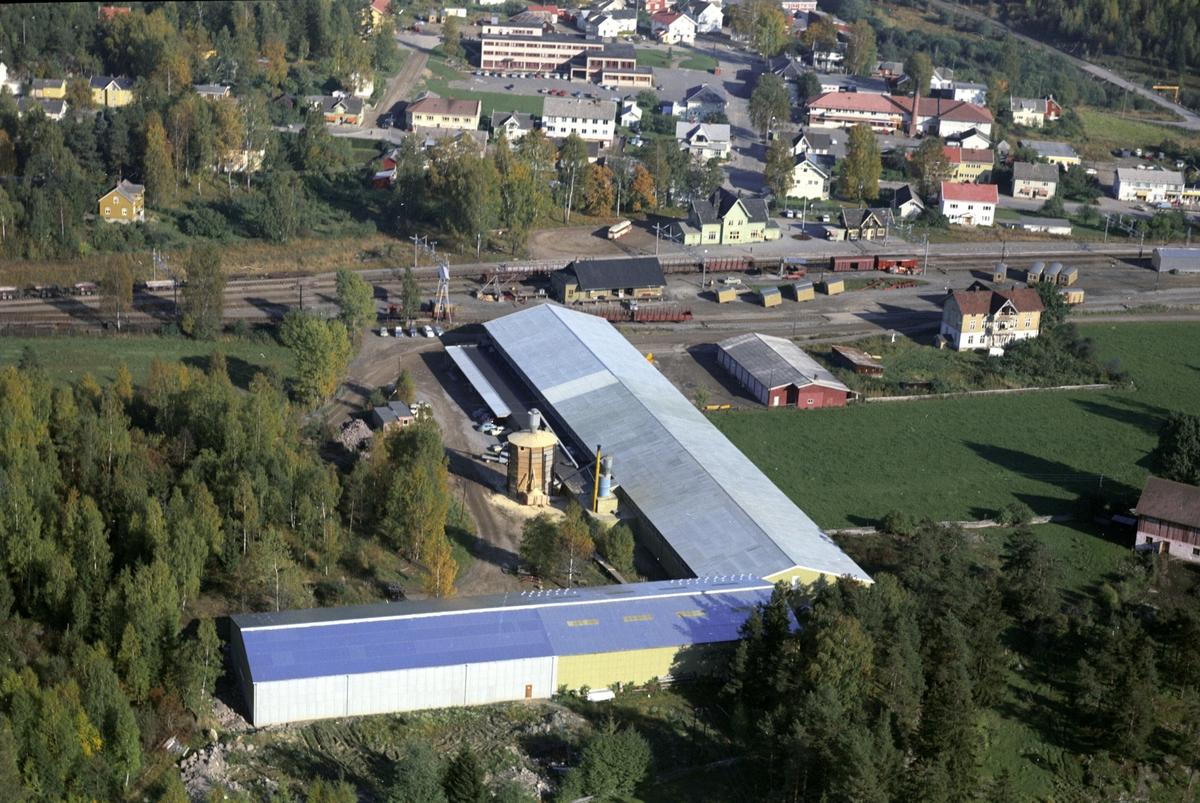Widerøes Flyveselskap A/S, Flyfoto, Moelven Brug A/S, Laminat/Limtrefabrikken, Moelv, Ringsaker.
