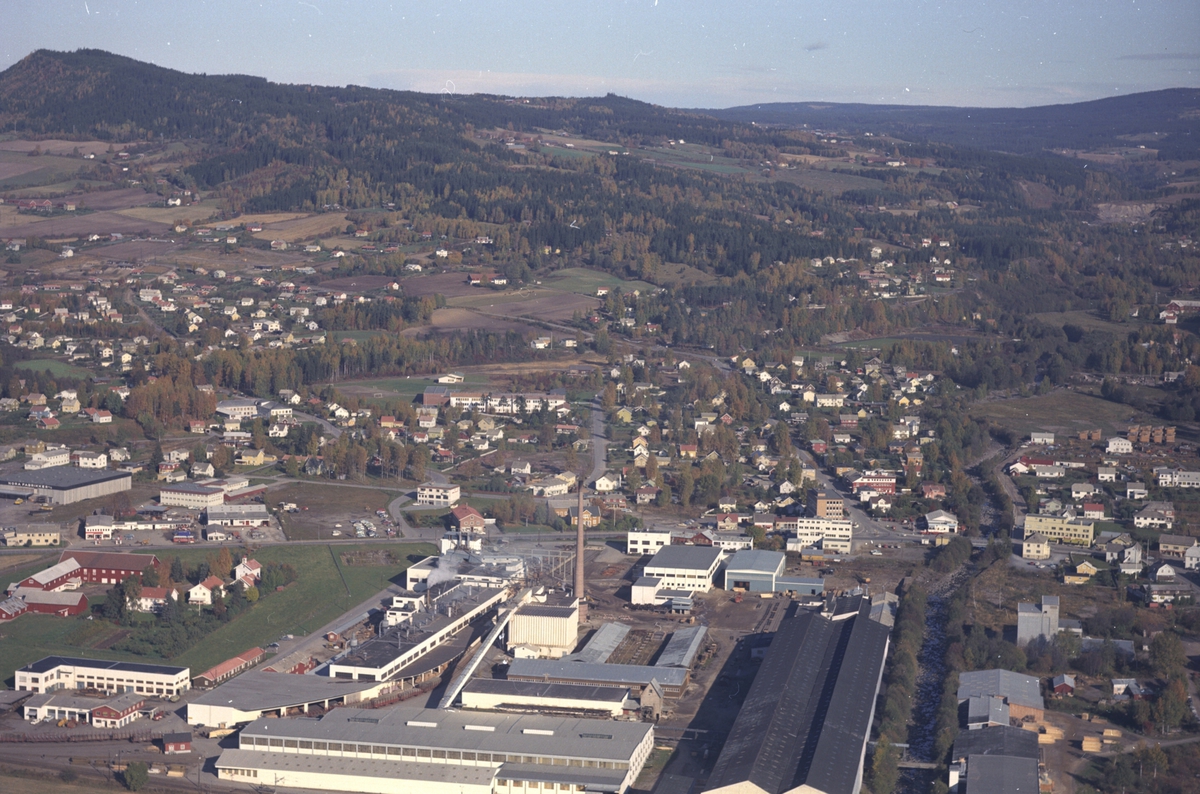 Widerøes Flyveselskap A/S, Flyfoto, Berger Langmoen A/S, Brumunddal, Ringsaker.