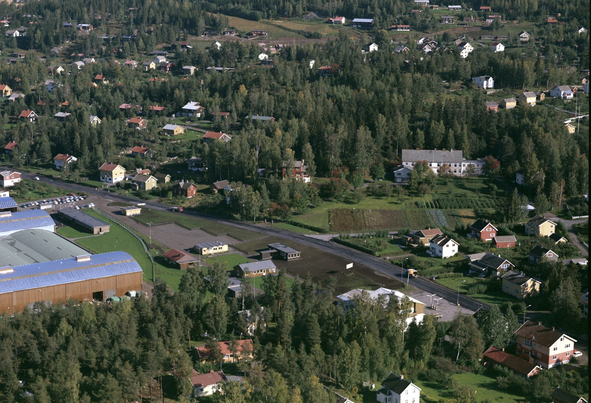 Widerøes Flyveselskap A/S, Flyfoto, Moelven Boligsenter, Ringsakerhus, Moelven Brug A/S, bebyggelsen ved Ringsaker sykehus, Moelv, Ringsaker.