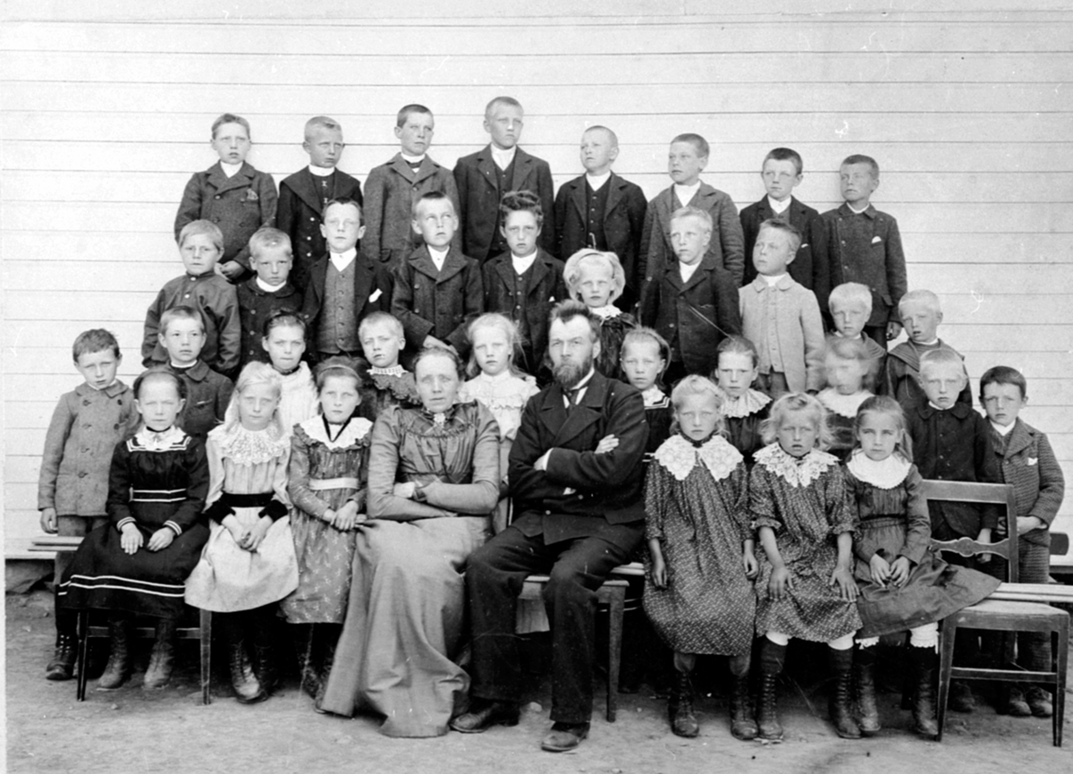 Anno Domkirkeodden, Elever og lærere ved Fagerlund skole, Brumunddal.