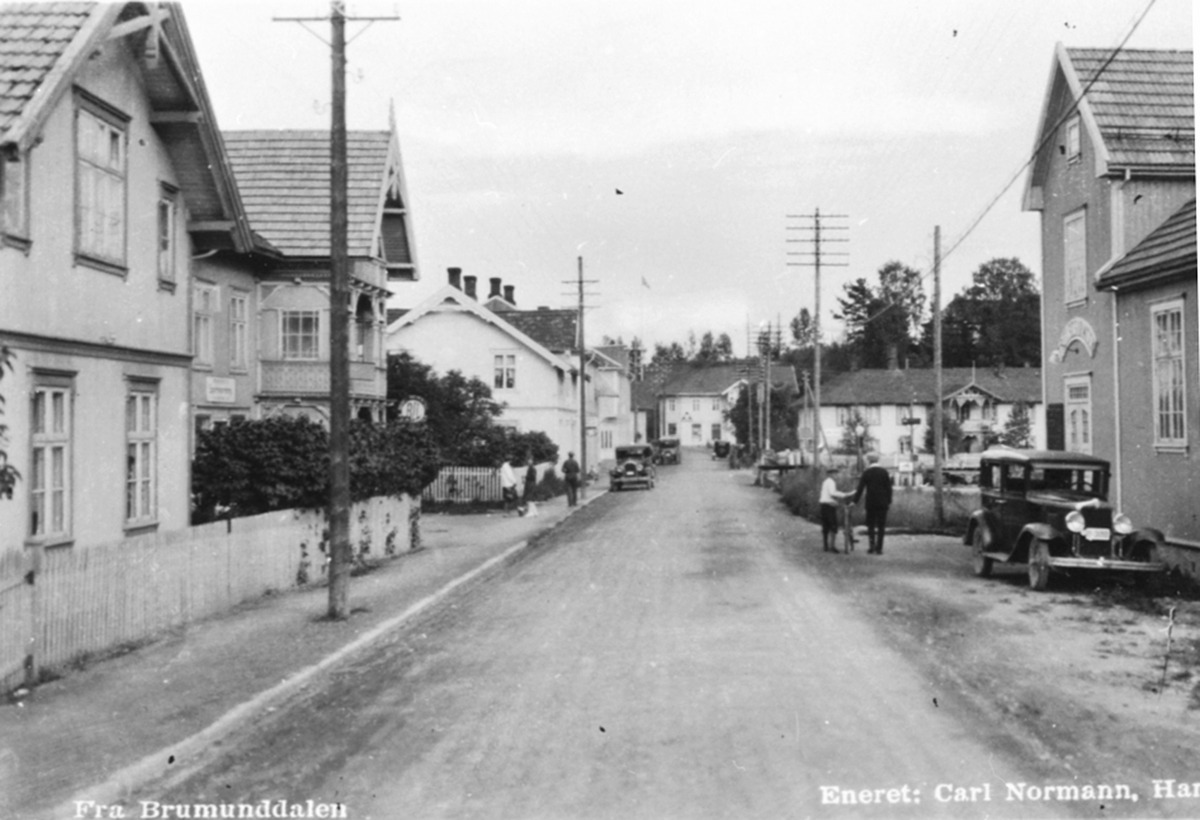 Anno Domkirkeodden, Furnesvegen, Brumunddal, Kooperativen, Bilcentralen, Frelsesarmeen.