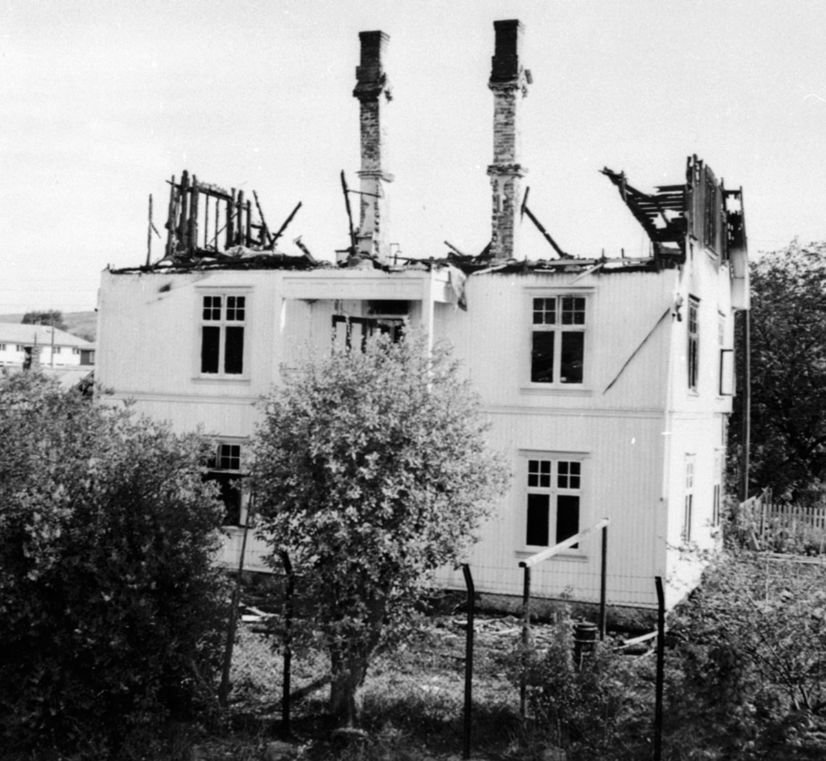 Anno Domkirkeodden, Etter storbrannen, Skjæret totalskadd etter brannen, Brumunddal.