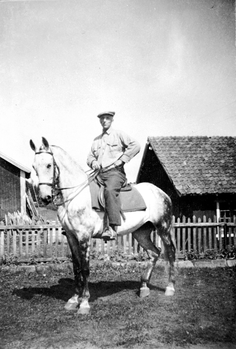 Anno Domkirkeodden, Hans Stordahl til hest på Aanerud nedre, Veldre, Ringsaker.
