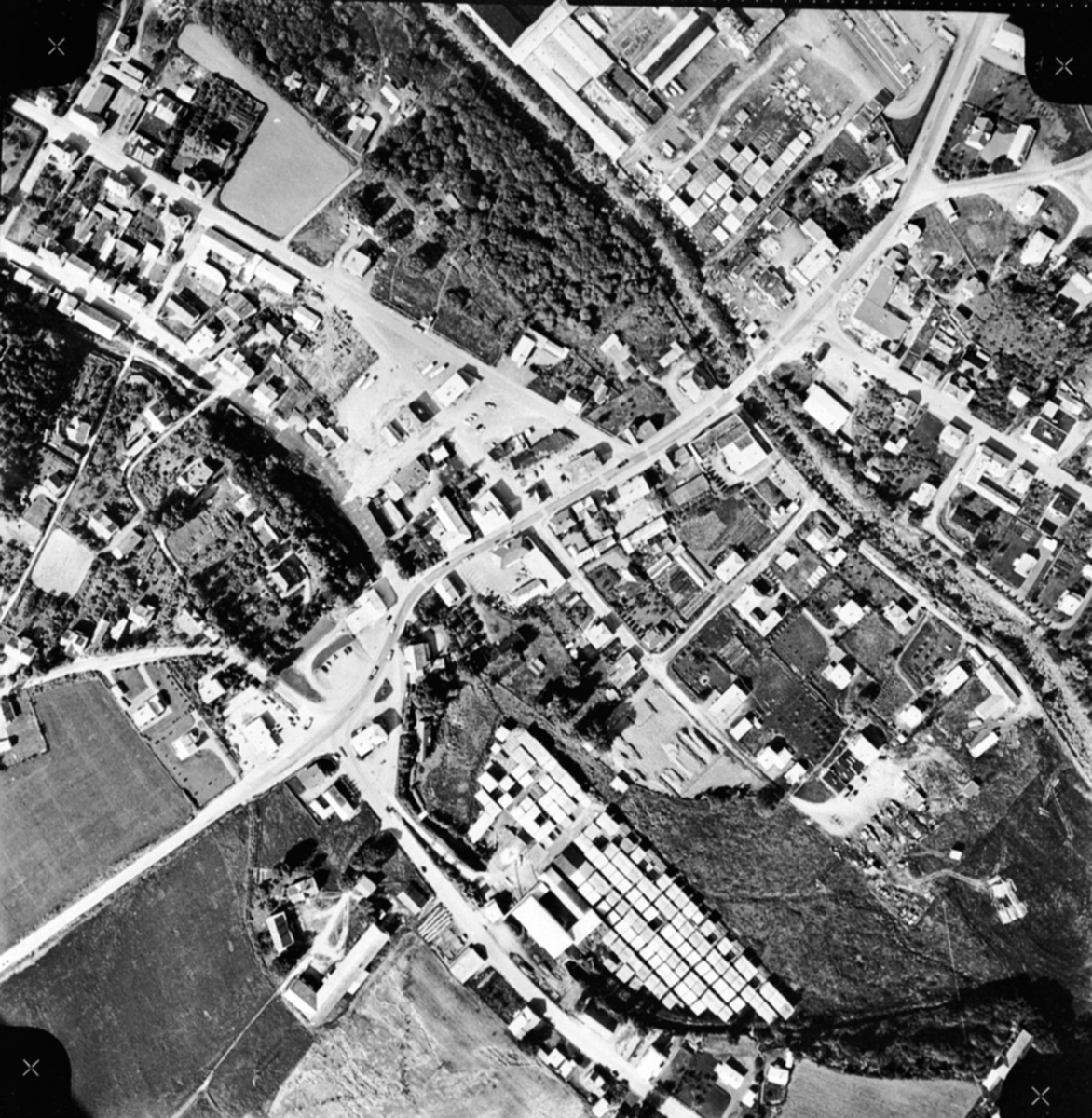 Widerøes Flyveselskap A/S, Flyfoto, fotogrammetri av Brumunddal sentrum.