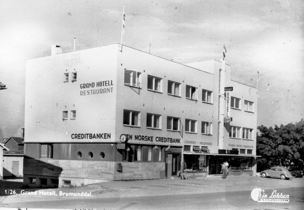 Anno Domkirkeodden, Eksteriør, Grand Hotell, Veldrevegen, Brumunddal, Den Norske Creditbank, Ludvik Larsen.