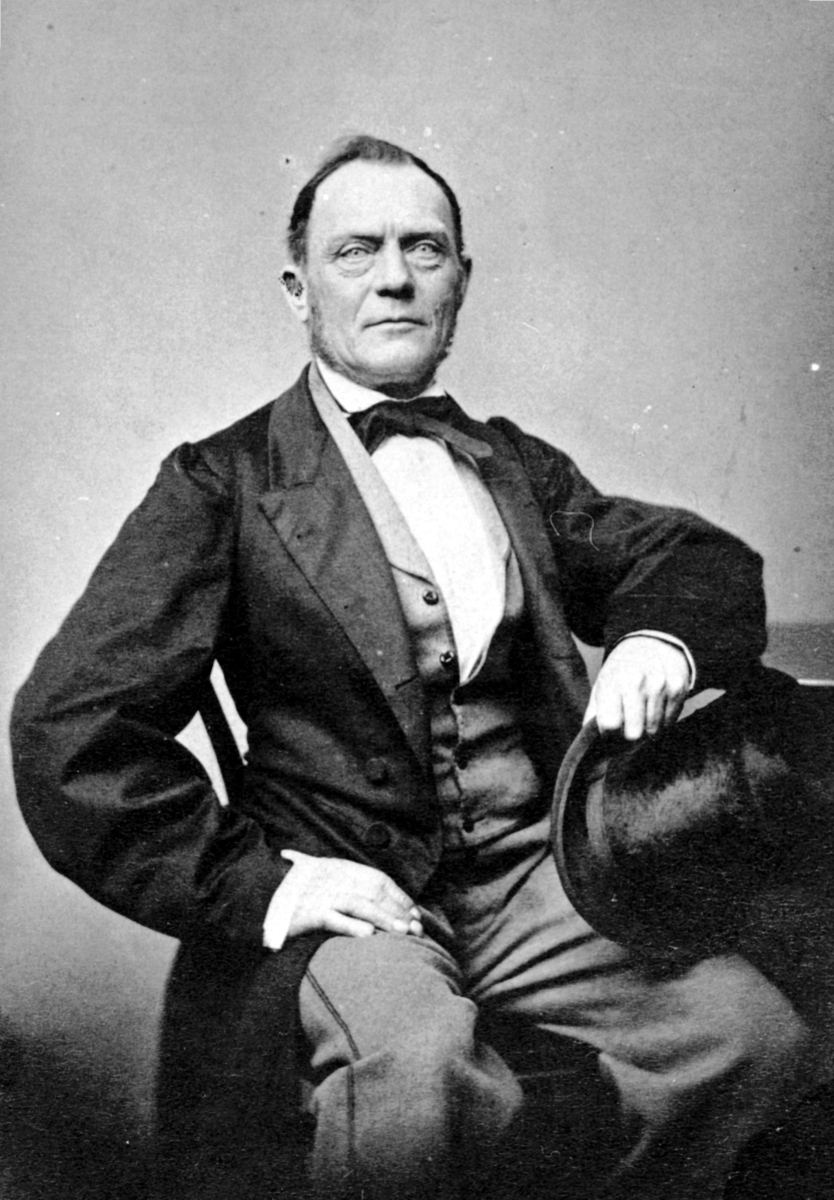 Anno Domkirkeodden, Ordfører og stortingsmann Niels Jacobsen Hoel (1813-1891). Gardbruker på Hovelsrud, Helgøya.