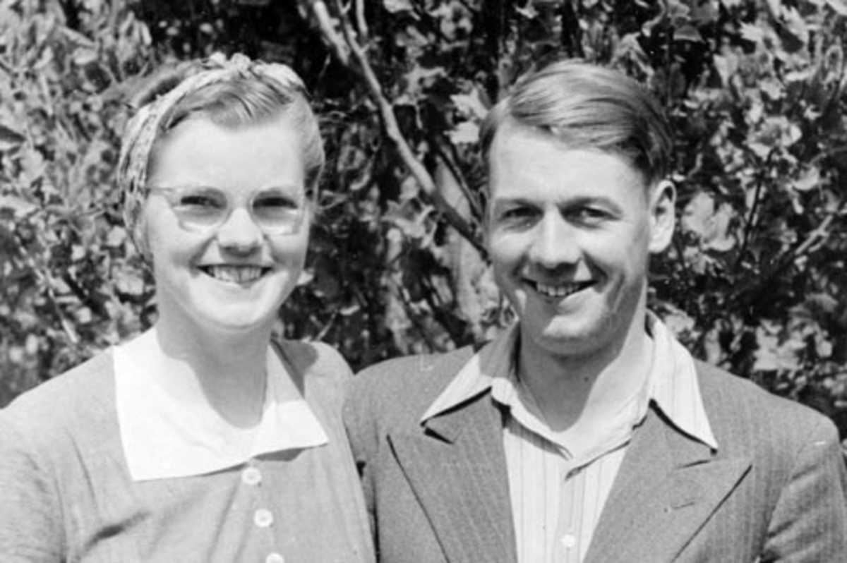 Anno Domkirkeodden, Ektepar. Berthe f.1922 og Erling Feiring (1915-1988) på Bjørnstad, Nes, Hedmark.
