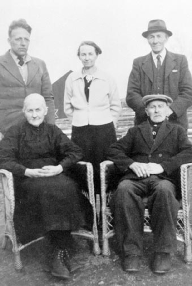 Anno Domkirkeodden, Familien Haugom, Karoline (1866-1950), Even (1861-1959), Arne (1913-1967), Marie Lund (1895-1984), Ole (1886-1961), Haugom, Nes, Hedmark.