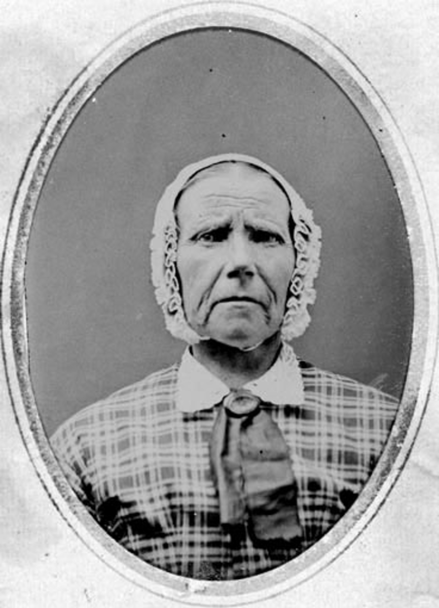 Anno Domkirkeodden, Portrett, eldre dame, (K. Bratlien?), Nes, Hedmark.