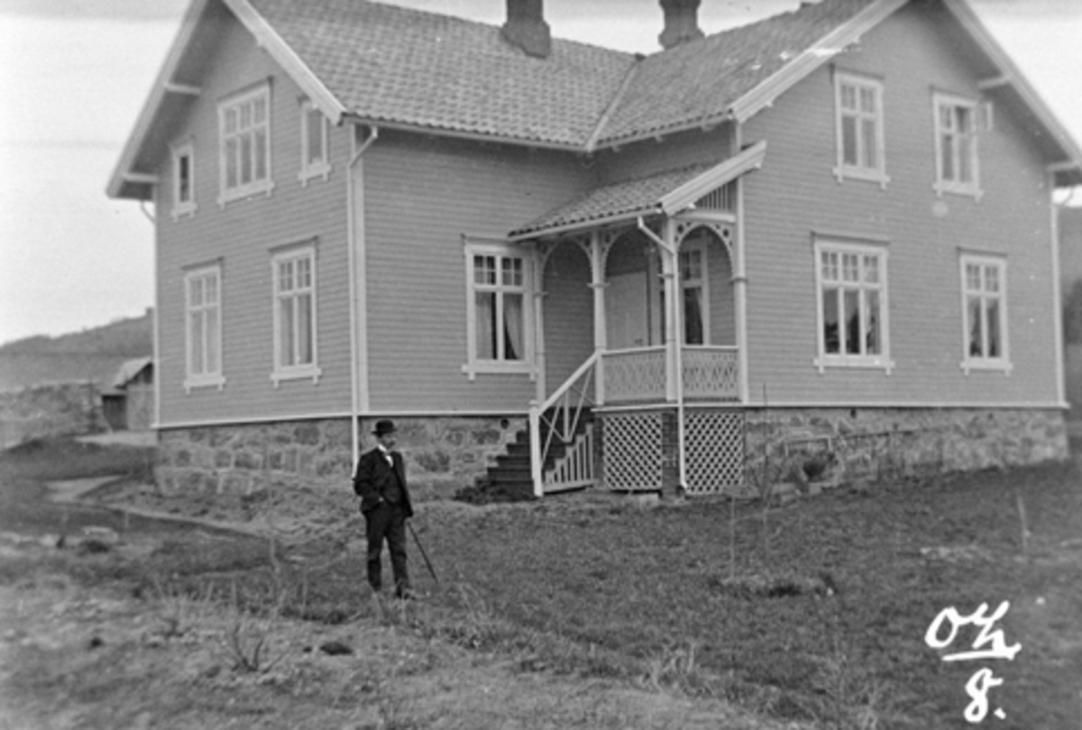 Anno Domkirkeodden, Eksteriør, lærerboligen ved Mørkved skole, Brumunddal. Lærer Nyhus?.