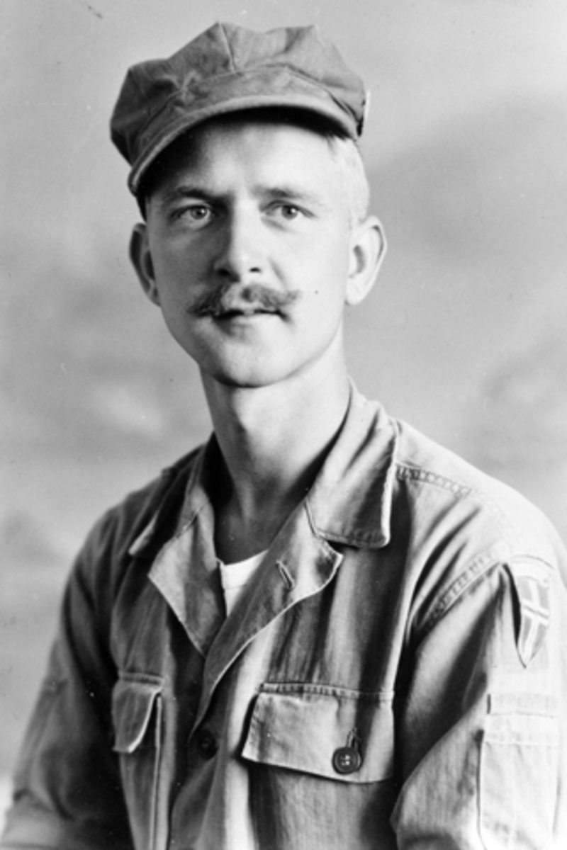 Anno Domkirkeodden, Portrett, Bjarne Torgerhagen i militæruniform, Brumunddal.