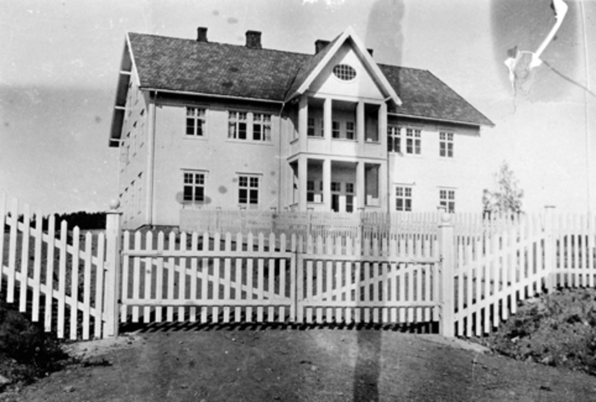 Anno Domkirkeodden, Dæhli skole, Nes, Hedmark. Bygd 1918.