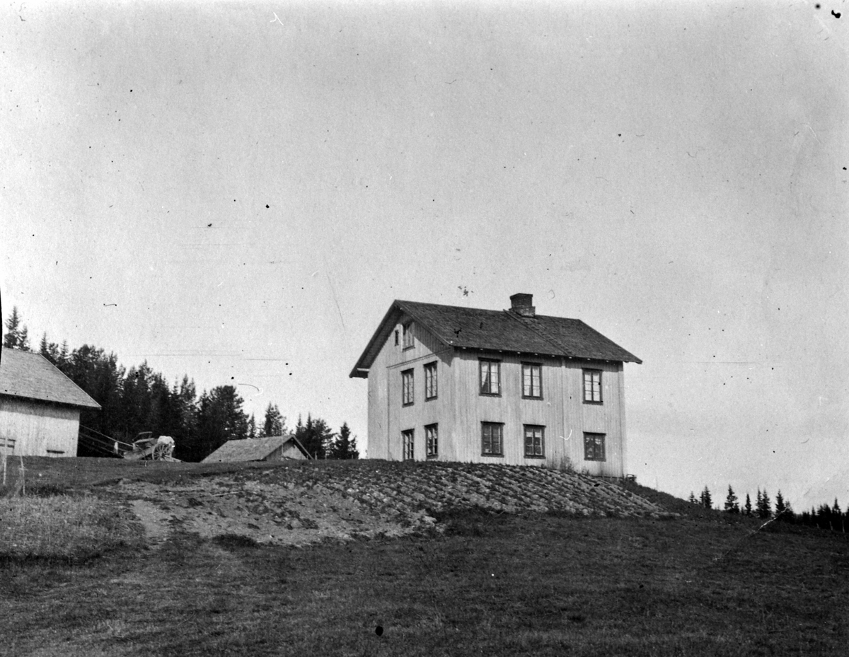 Anno Domkirkeodden, Eksteriør, Bergundhaugen, Ringsaker.