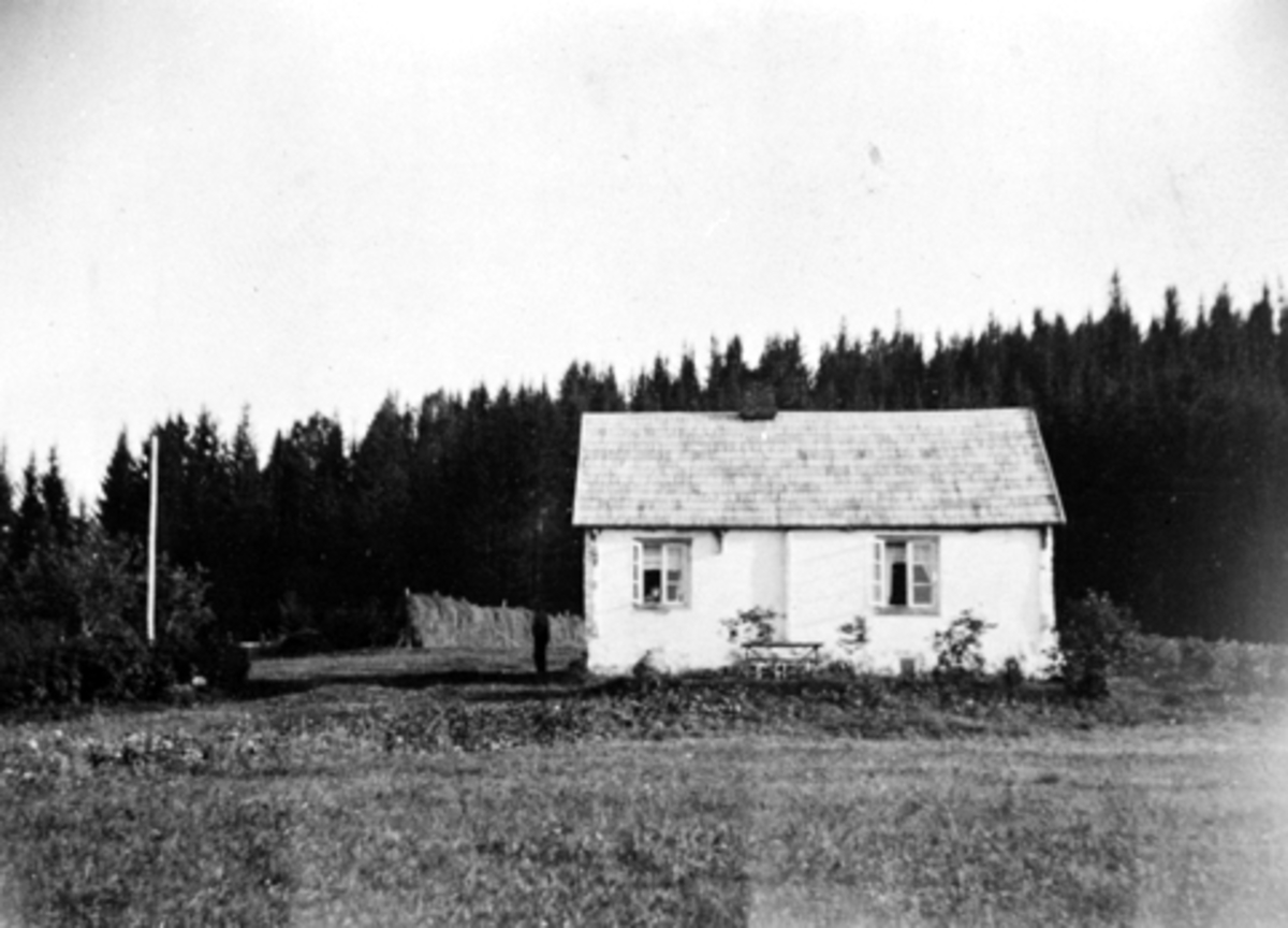 Anno Domkirkeodden, Husmannsplassen Rønningen, Helgøya. Rappet tømmerbygning. Flyttet fra Venningrud ca. 1850.