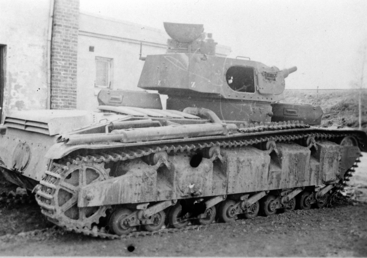 Anno Domkirkeodden, Tysk stridsvogn i Moelv etter kampene på Ring i april 1940. Den andre verdenskrig. Neubahrfarzeug er betegnelsen på vogna.