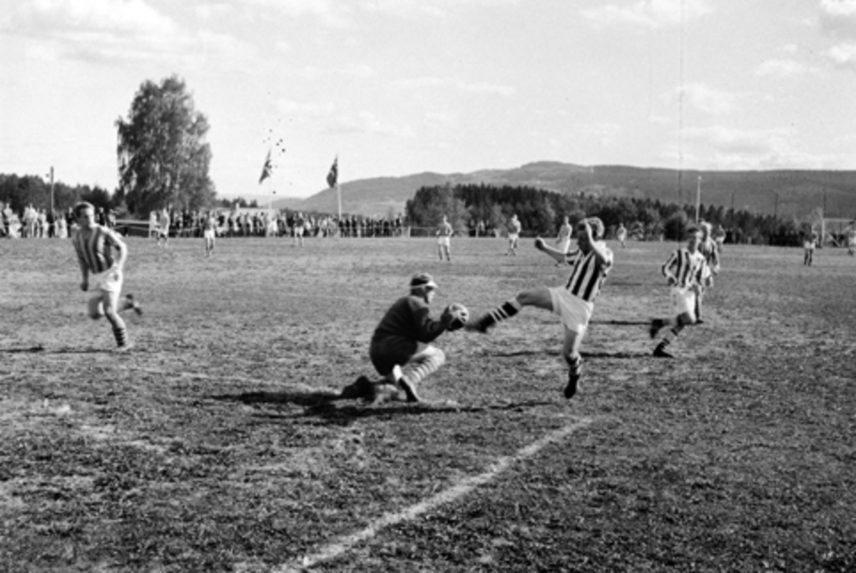 Anno Domkirkeodden, Moelven I.L, forballkamp i idrettsparken, Moelv.