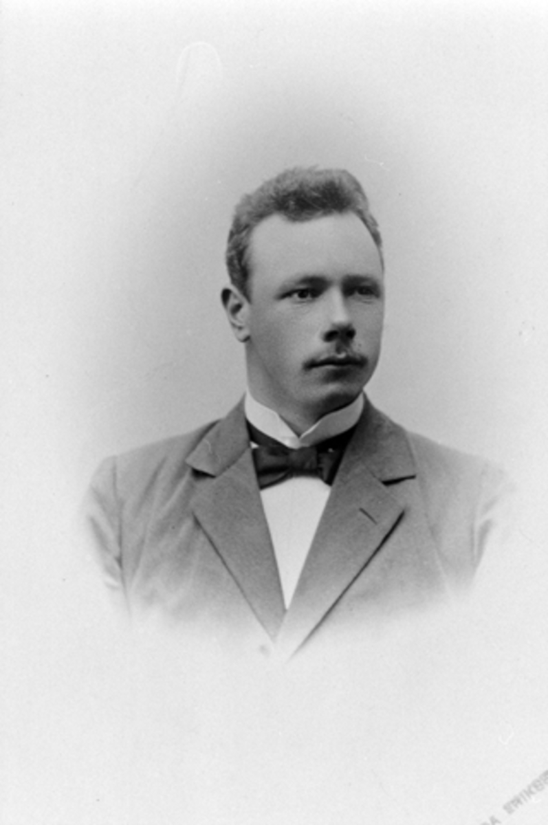 Anno Domkirkeodden, Portrett, dyrlege Thorshaug.