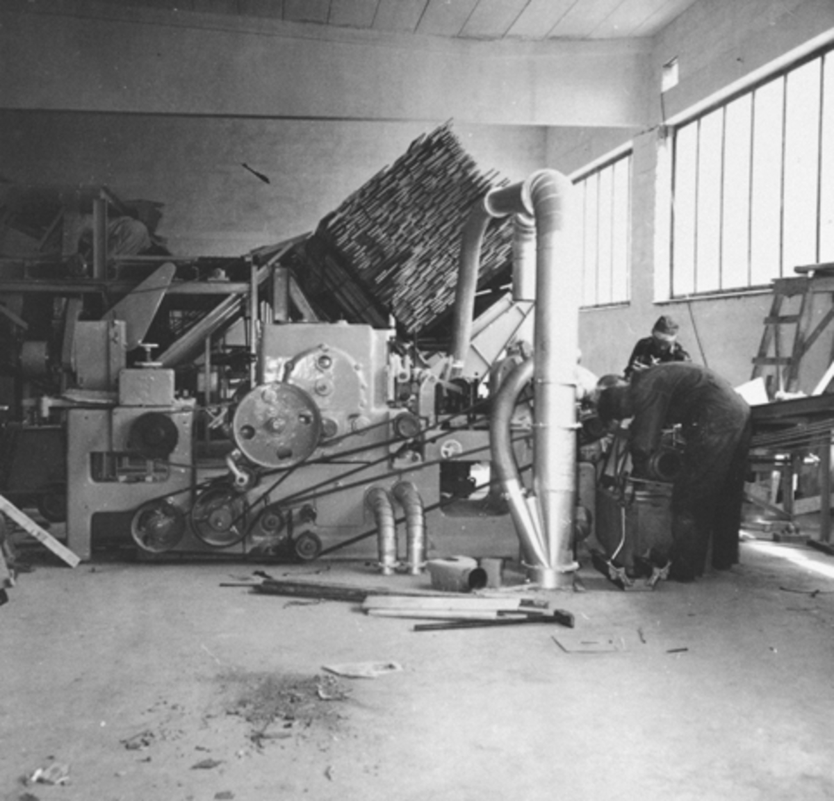 Anno Domkirkeodden, Berger Langmoen A/S, Brumunddal. Interiør, parkettfabrikken. Innkjøring av ny fabrikk, 29.08.1963. Produksjonen kom igang i september 1963.
