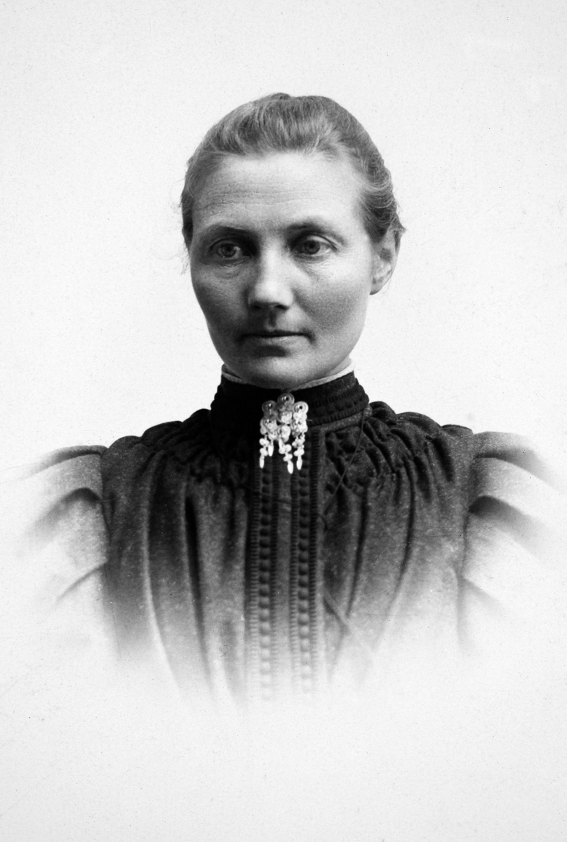 Anno Domkirkeodden, Portrett, Gine Mathea Bratberg (1832-1911), født Bye.