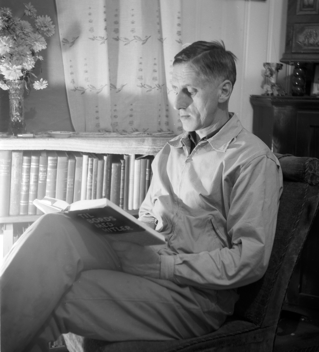 Håkon Prestkværn, Portrett mann. Sverre Baardseth. Født i 1916. Sønn av Dagny og Simen Baardseth. Sverre var elektriker, og ansatt ved Ringsaker og Nes Kraftanlæg. Bilde er tatt oktober 1955