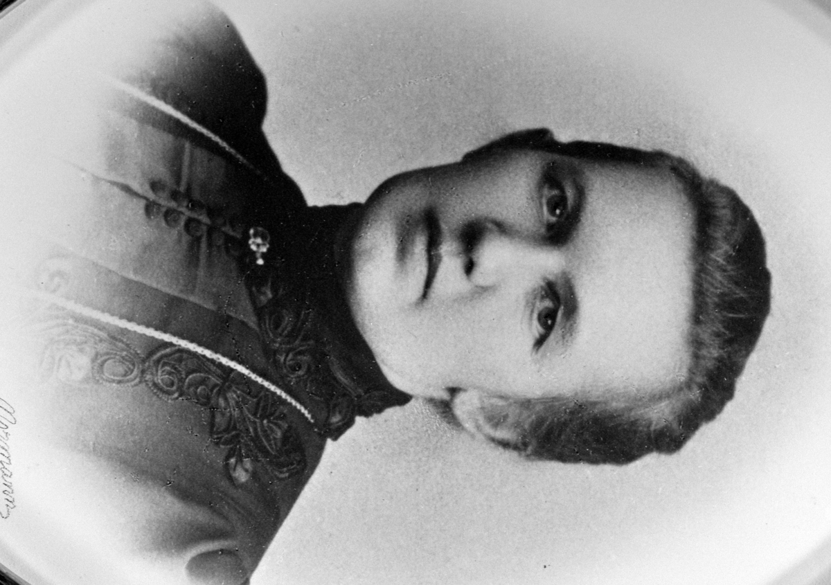 Anno Domkirkeodden, PORTRETT: MARIE AALSTAD 1866 - 1945, ÅLSTAD GÅRD