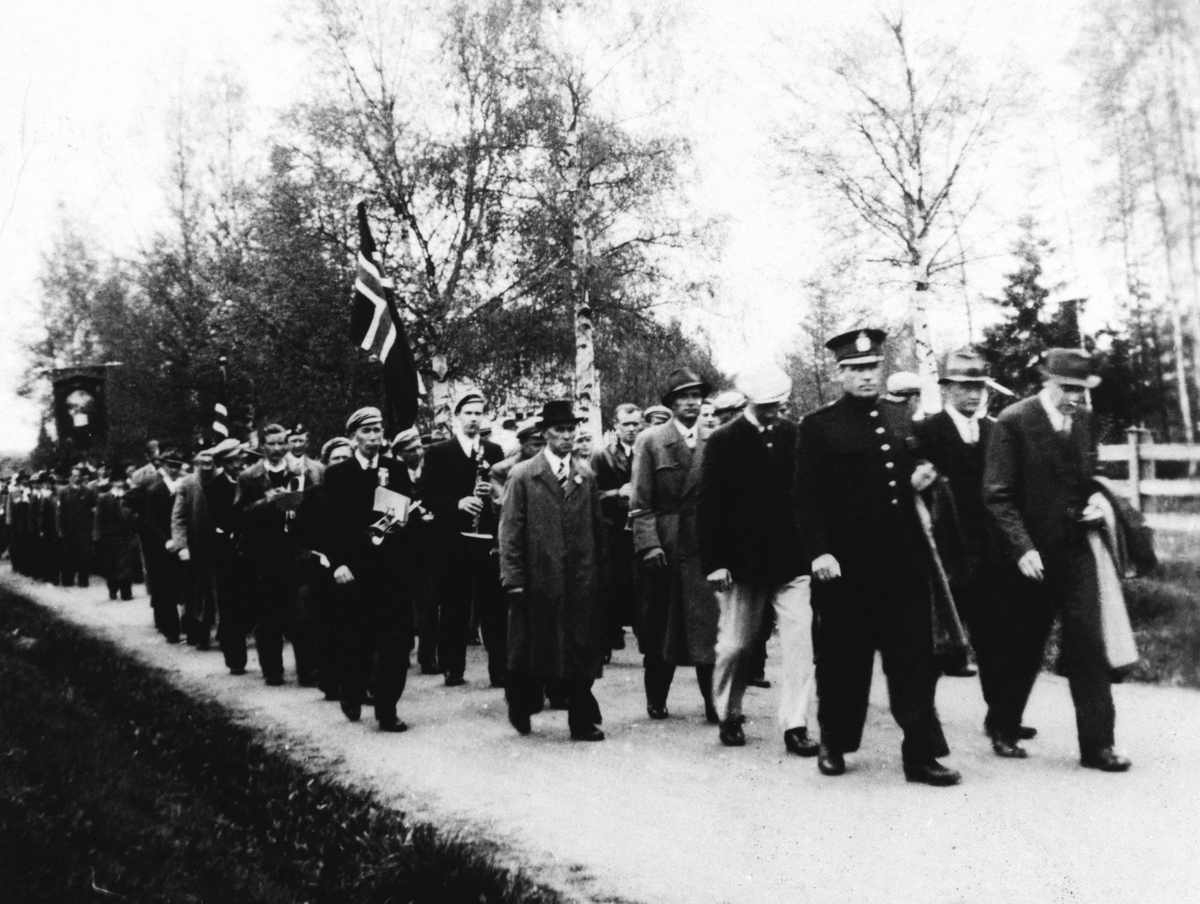 Anno Domkirkeodden, 17. MAI I LØTEN, 17. MAI-TOG FRIGJØRINGSÅRET 1945