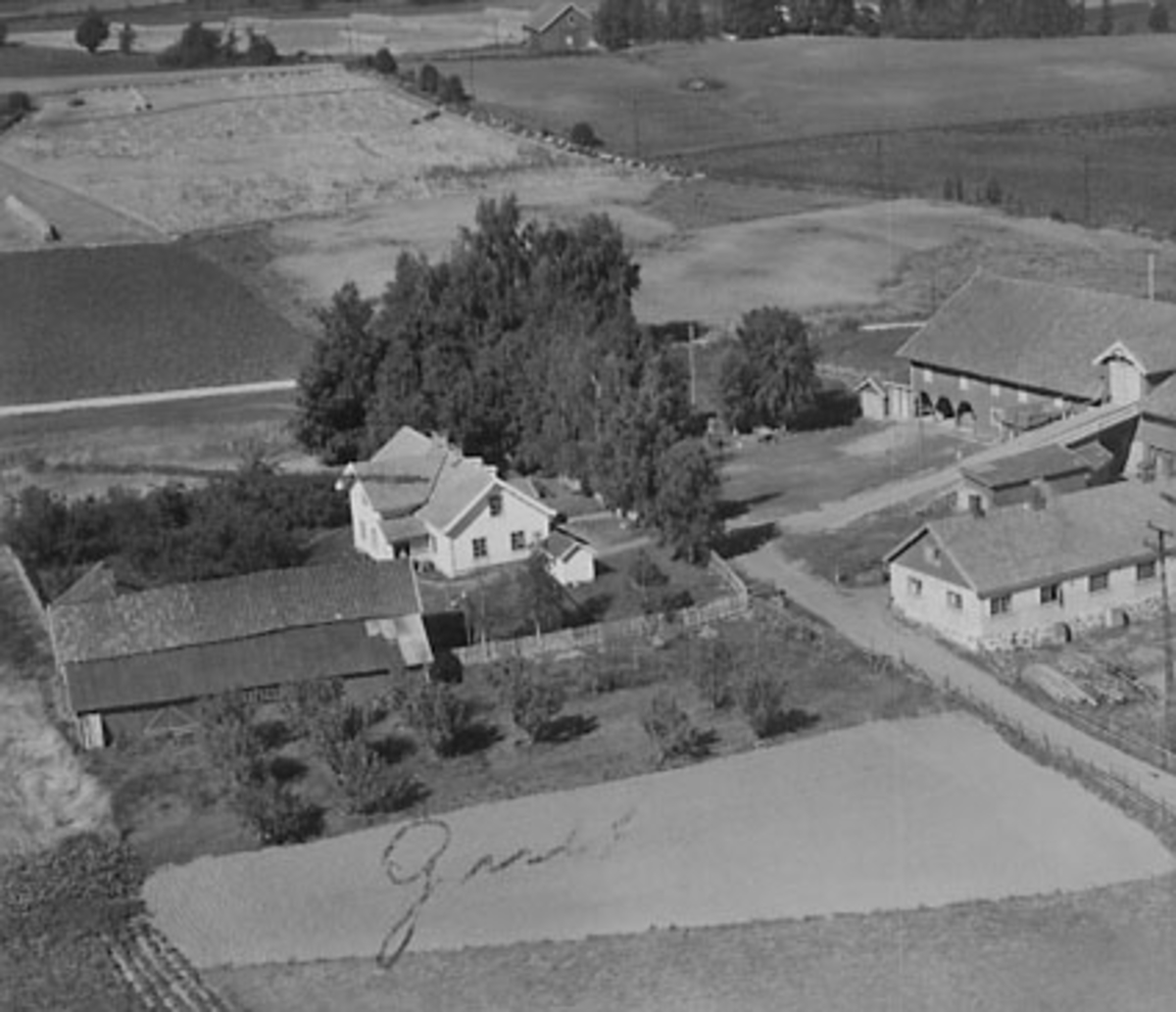 Widerøes Flyveselskap A/S, ØSTBY GÅRD, FLYFOTO