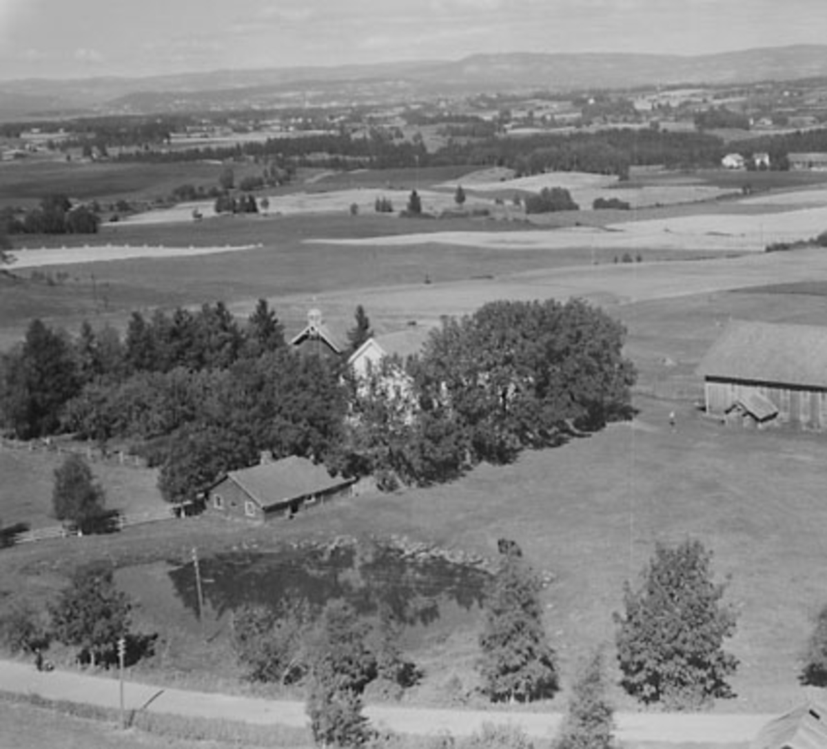 Widerøes Flyveselskap A/S, VÆSTAD GÅRD (VESTAD), FLYFOTO