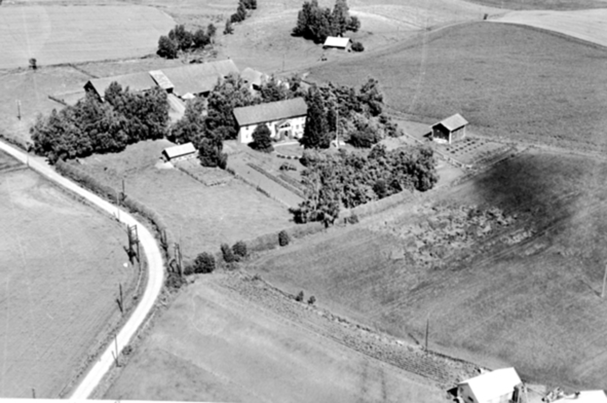 Widerøes Flyveselskap A/S, SØNDRE GALGUM GÅRD, FLYFOTO
