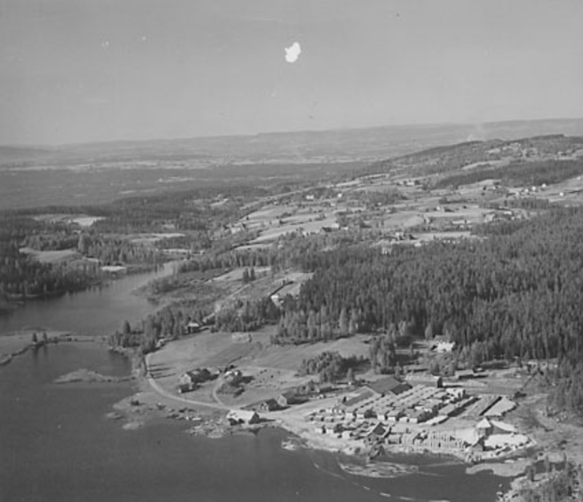 Widerøes Flyveselskap A/S, VALLSET SAG OG HØVLERI, FLYFOTO