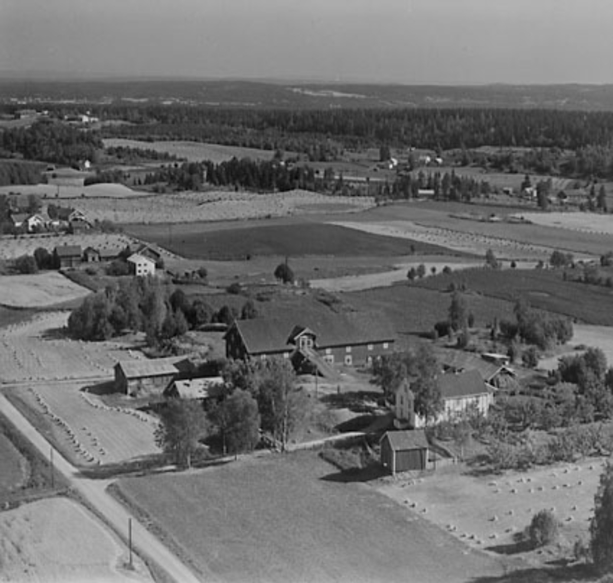 Widerøes Flyveselskap A/S, FLYFOTO HOLTE, STANGE