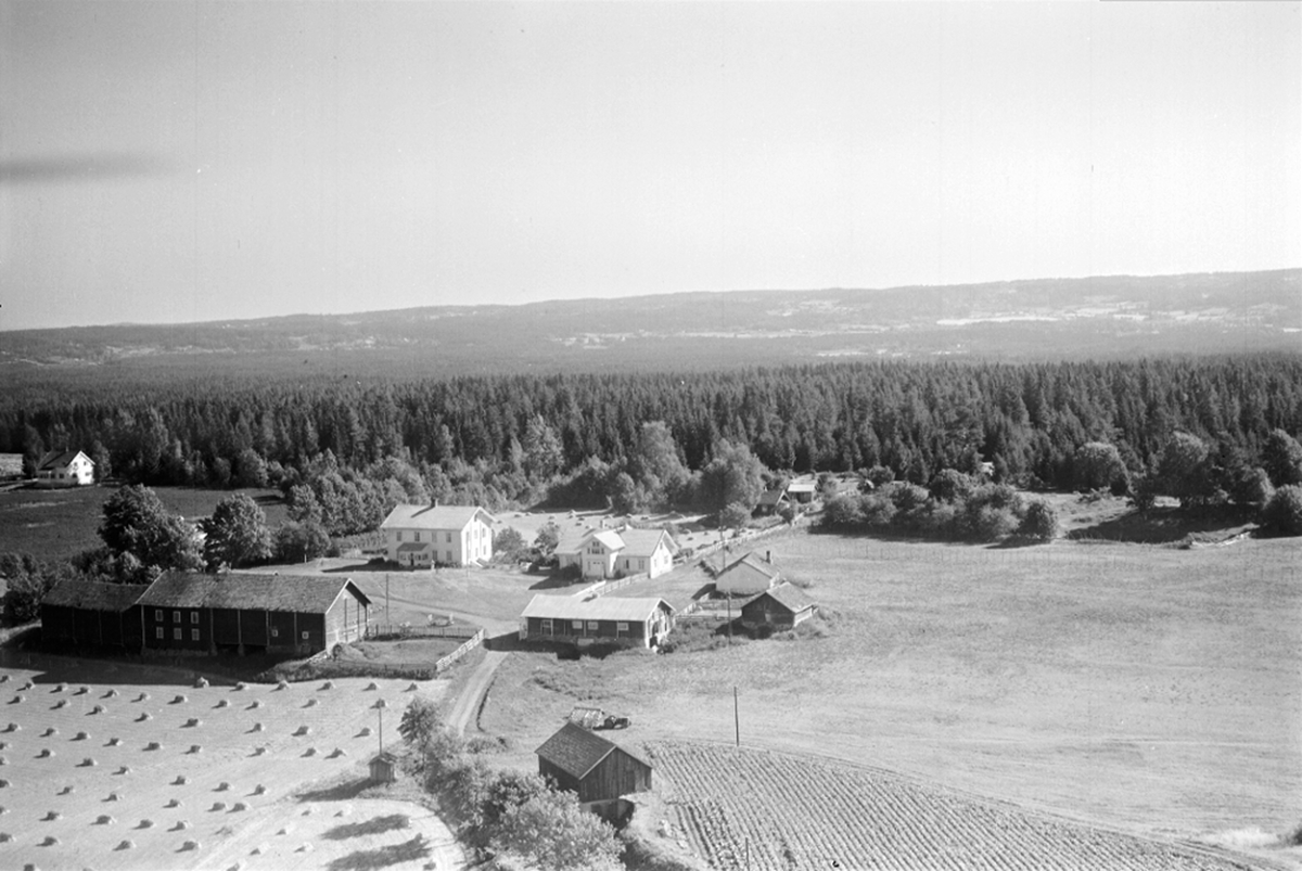Widerøes Flyveselskap A/S, FLYFOTO VÅLE, STANGE