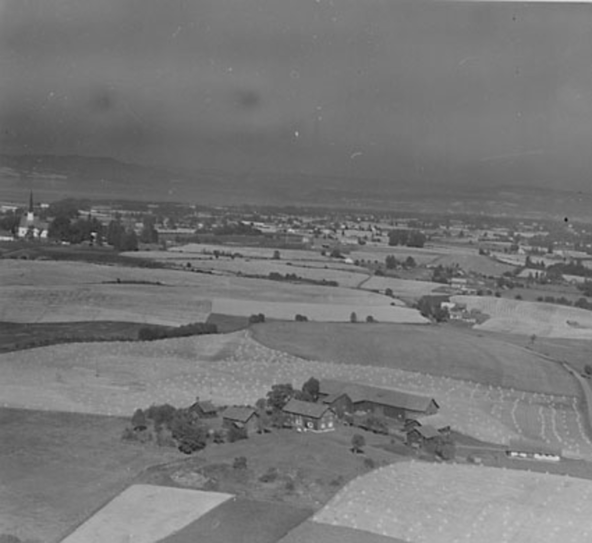 Widerøes Flyveselskap A/S, FLYFOTO HOMMERSTAD, STANGE