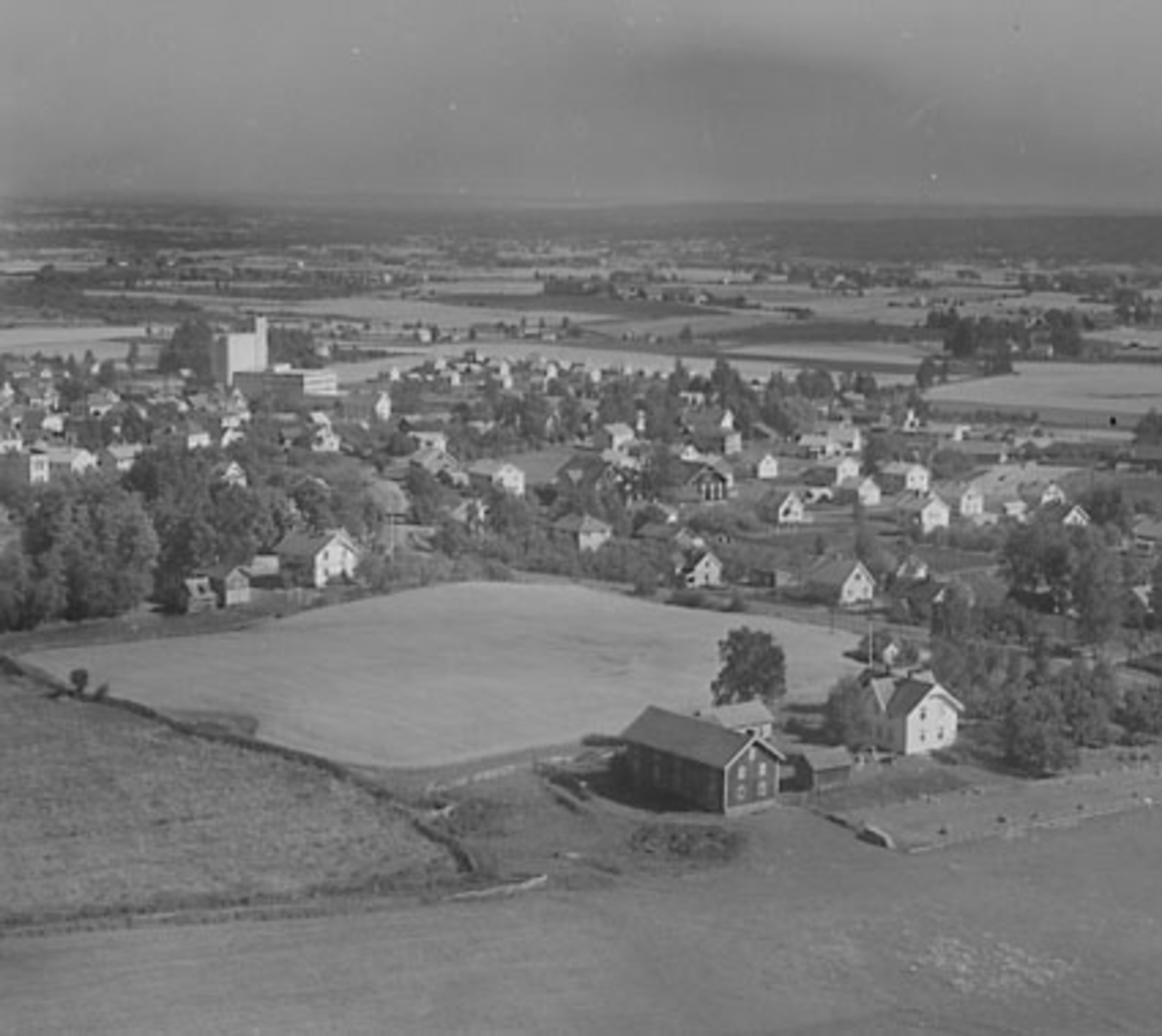 Widerøes Flyveselskap A/S, FLYFOTO SANDVOLD, STANGE