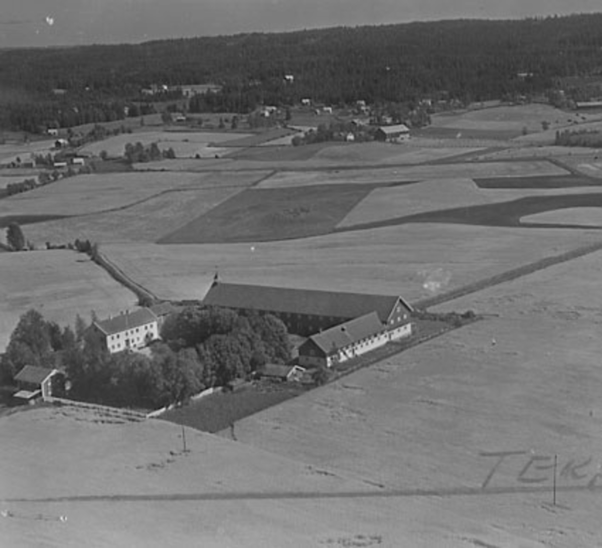 Widerøes Flyveselskap A/S, FLYFOTO VOLD