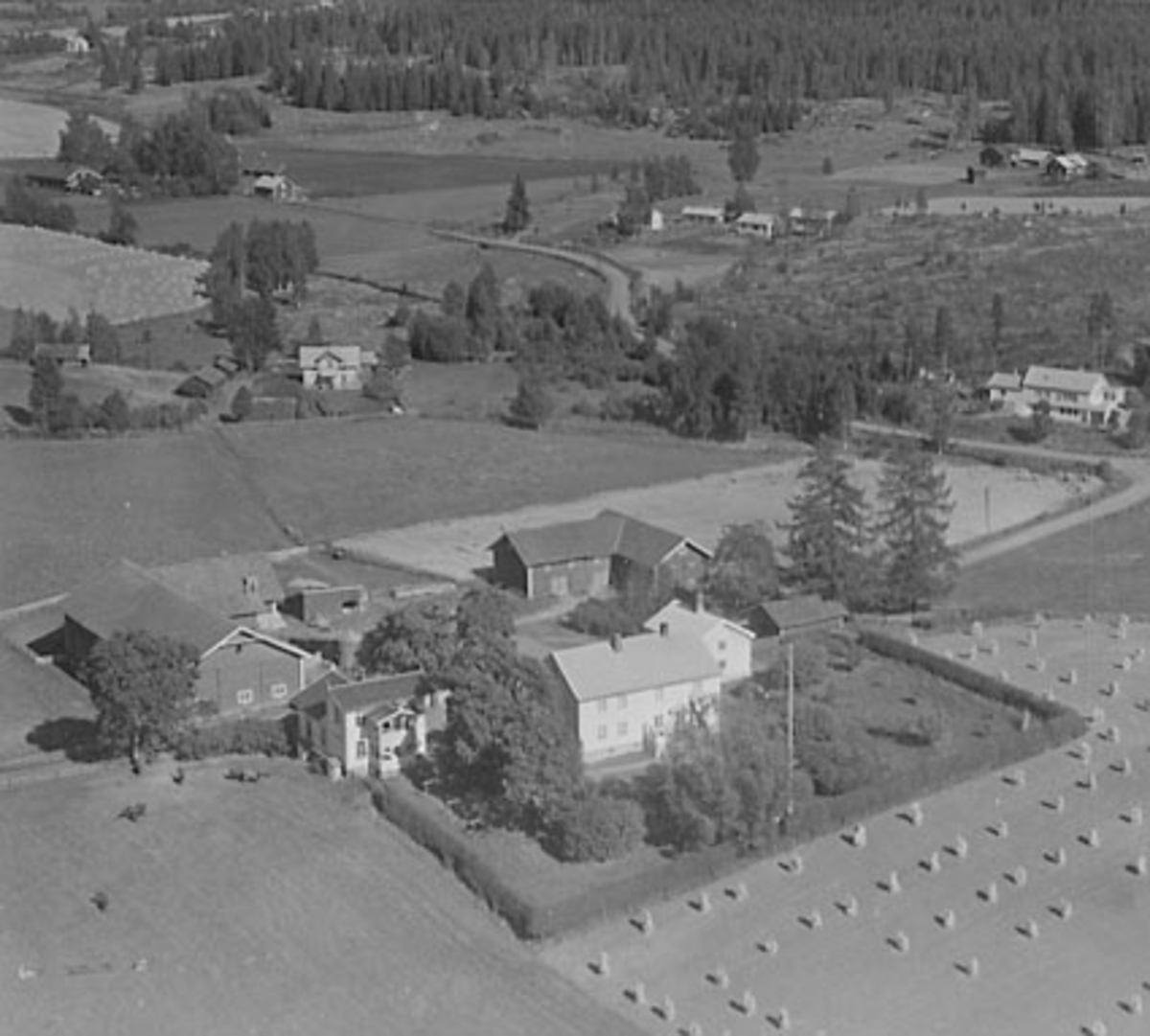 Widerøes Flyveselskap A/S, FLYFOTO HUSE