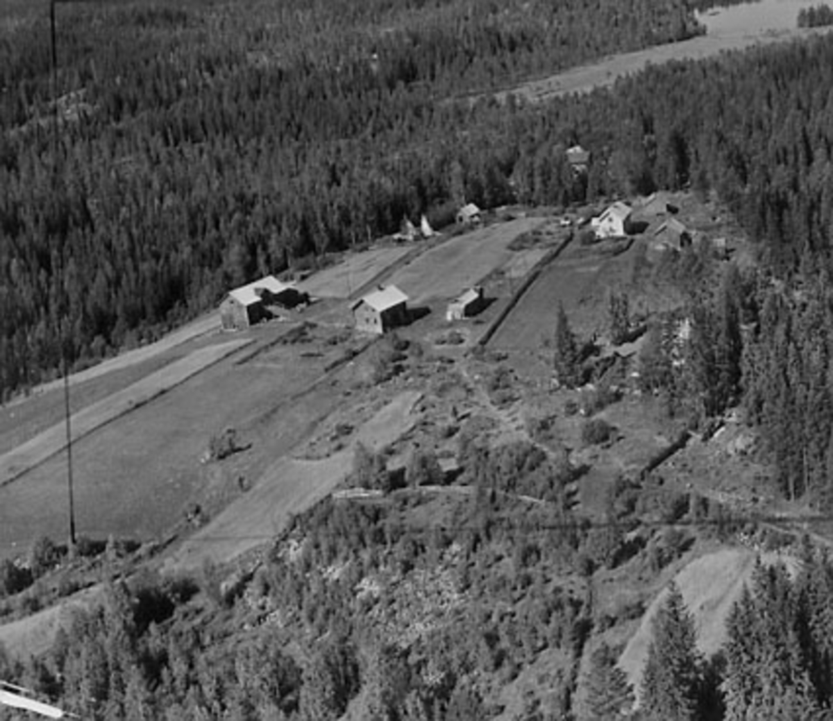 Widerøes Flyveselskap A/S, FLYFOTO HAUGEN