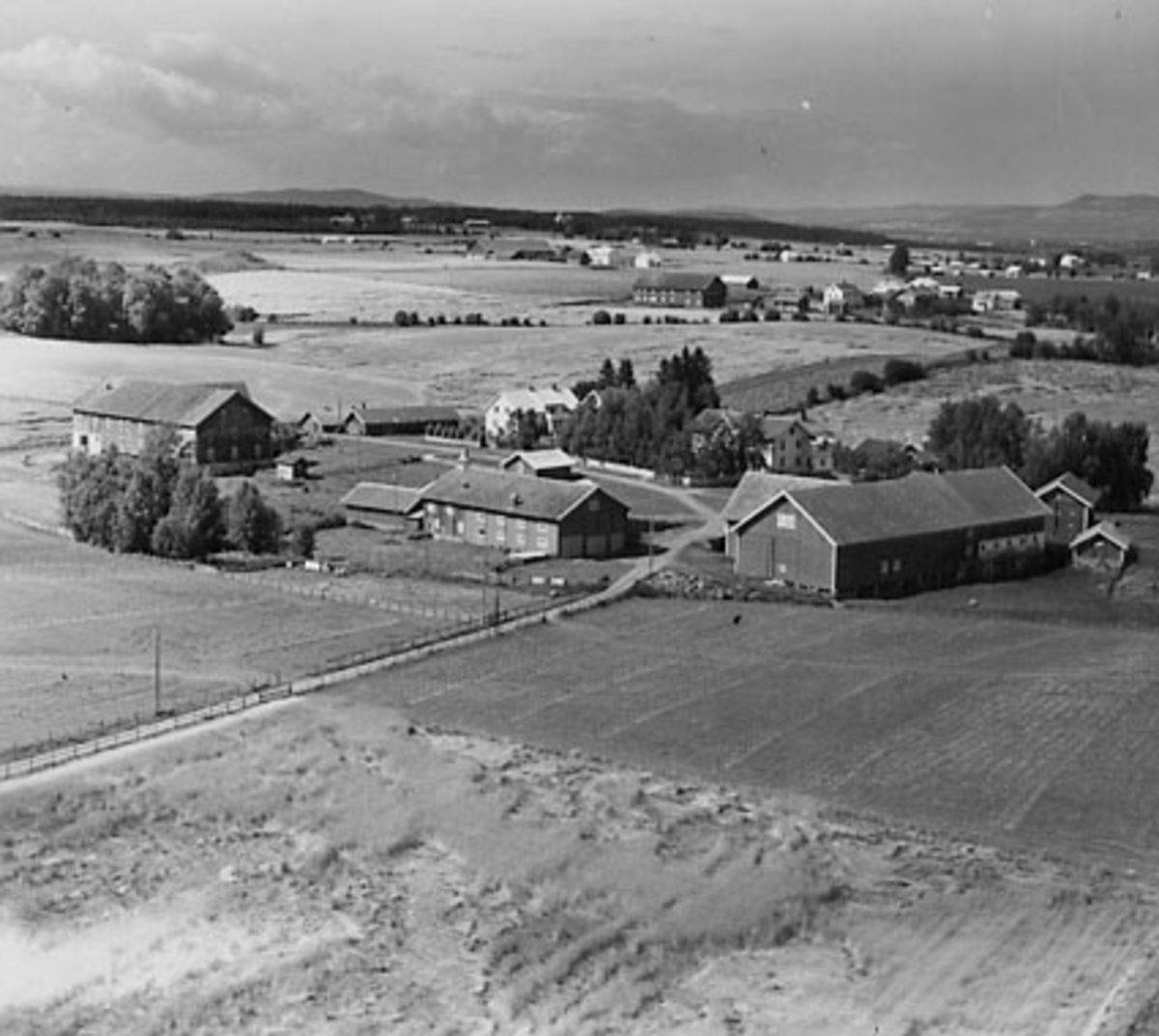 Widerøes Flyveselskap A/S, FLYFOTO DAL