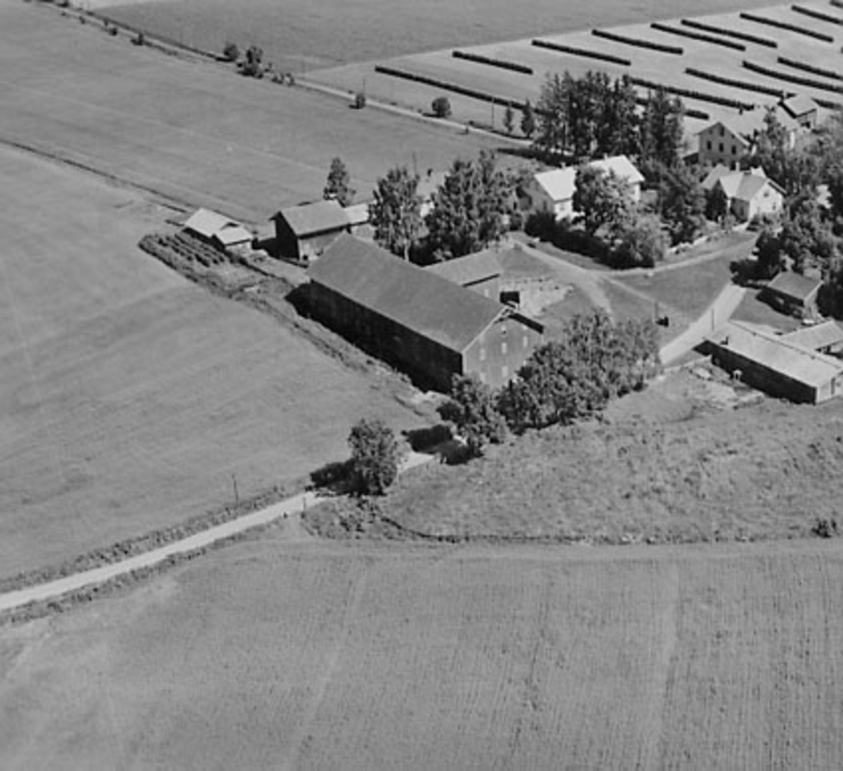 Widerøes Flyveselskap A/S, FLYFOTO LØKEN VESTRE, ROMEDAL