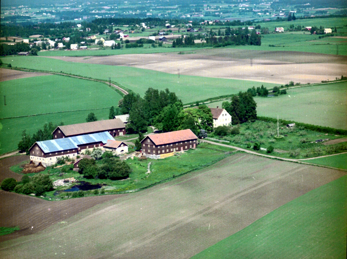 Widerøes Flyveselskap A/S, Flyfoto, Hverven store, 1960.