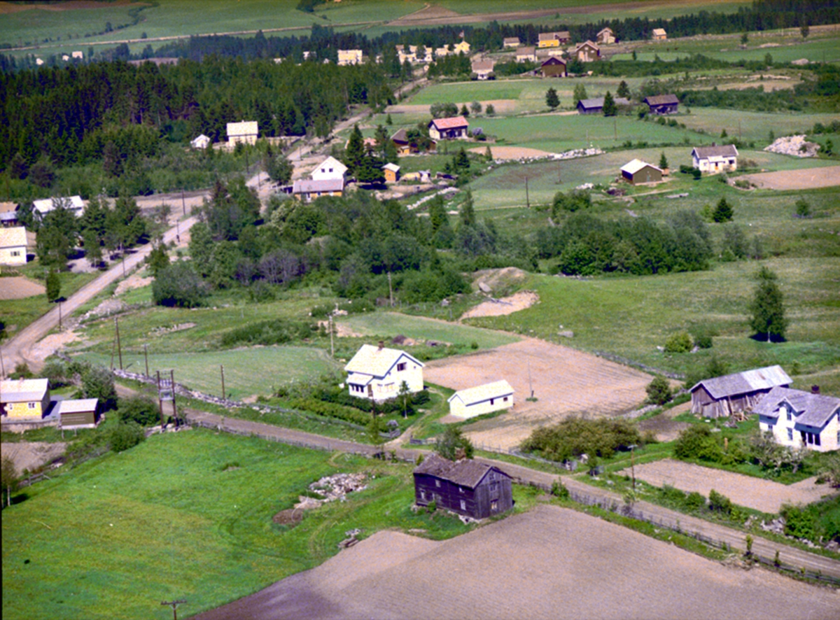 Widerøes Flyveselskap A/S, FLYFOTO ARNESTAD, SMÅBRUK BOLIGHUS