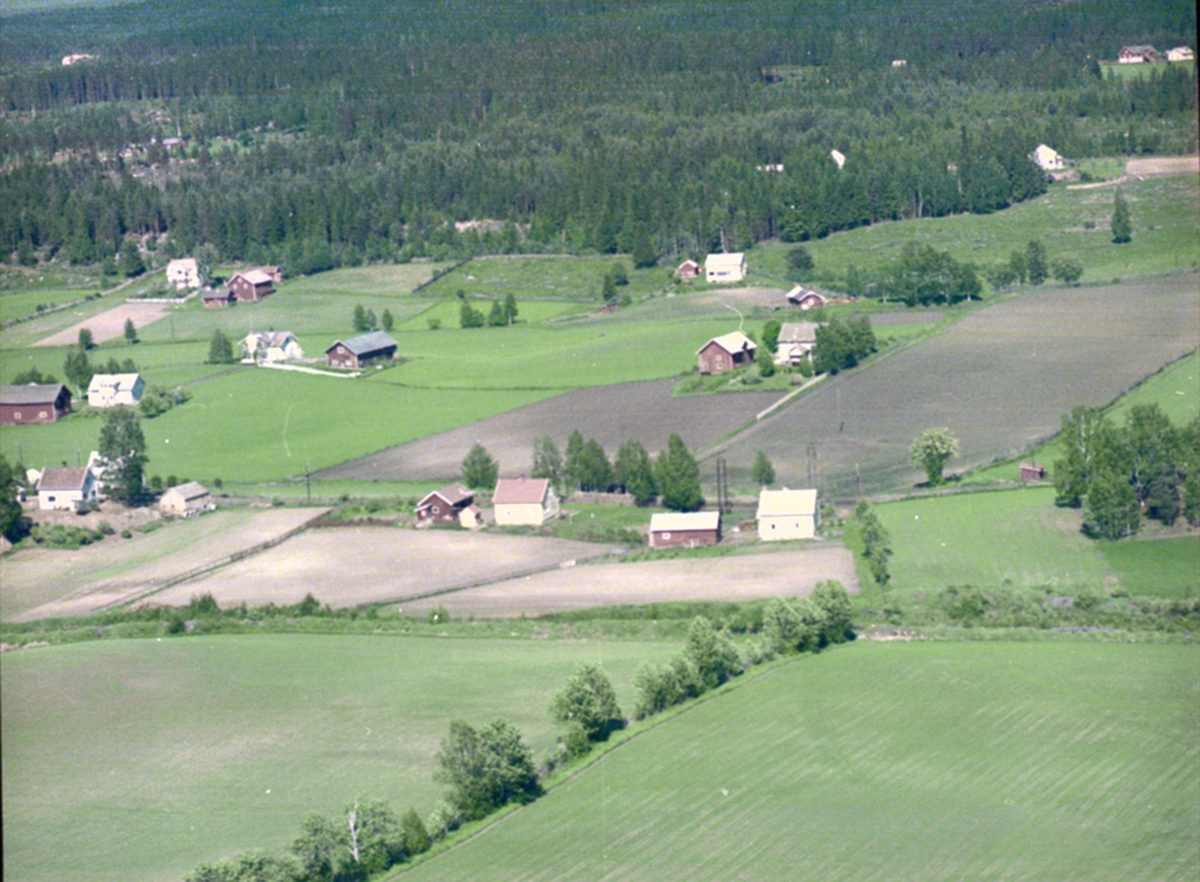 Widerøes Flyveselskap A/S, FLYFOTO SMÅBRUK, STARHEIM, MÅGÅRDVEGEN