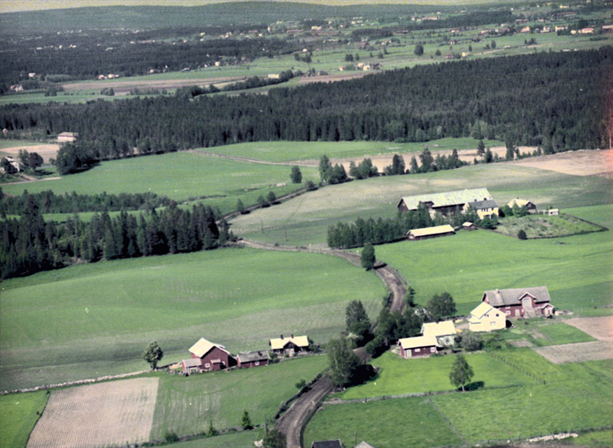 Widerøes Flyveselskap A/S, FLYFOTO LØKENHAGEN, ÅDALSBRUK Løten.