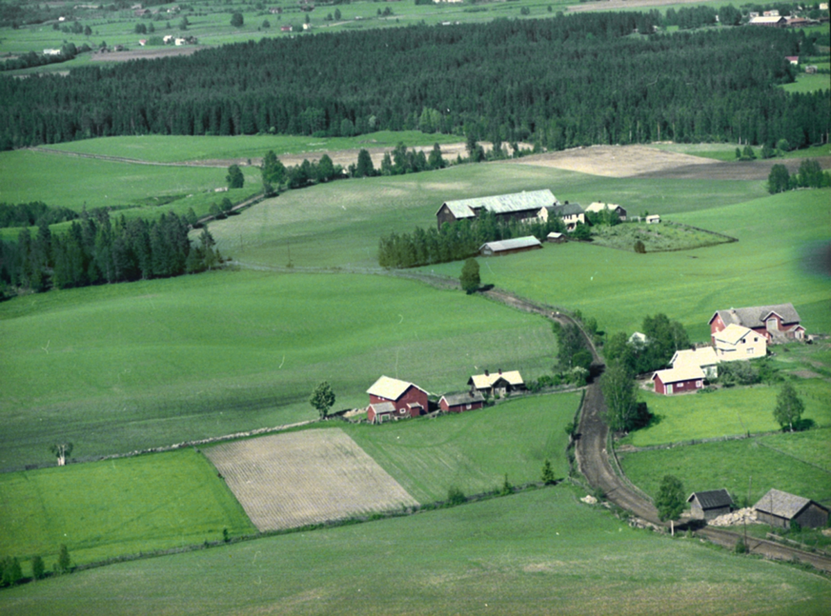 Widerøes Flyveselskap A/S, FLYFOTO LØKENHAGEN VESTRE 234-13, HEIN 342-3, BAKERST LØKENHAGEN ØSTRE 234-2, FORAN SMEDAL 234-17, ILSENG