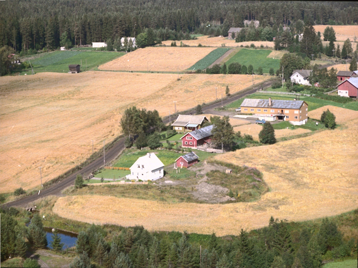 Widerøes Flyveselskap A/S, FLYFOTO FAGERHAUG, TREVAREFABRIKK, TANGEN